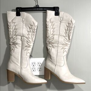 Sexy Size 12 High Heeled Western Boots. Off White/Bone Color.